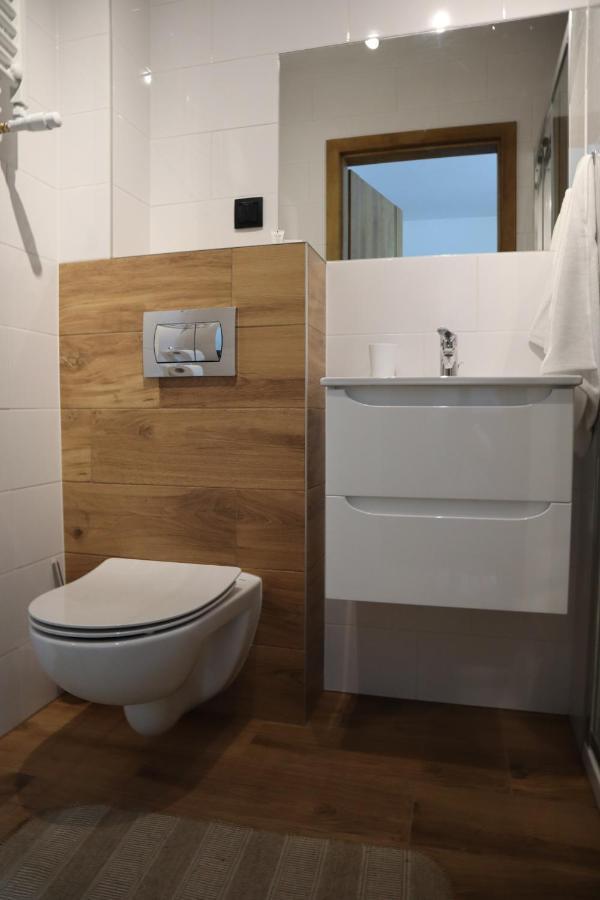 Fratole Villa Nielisz Exteriör bild