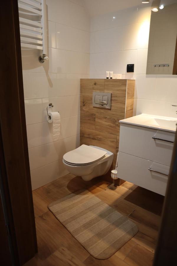Fratole Villa Nielisz Exteriör bild