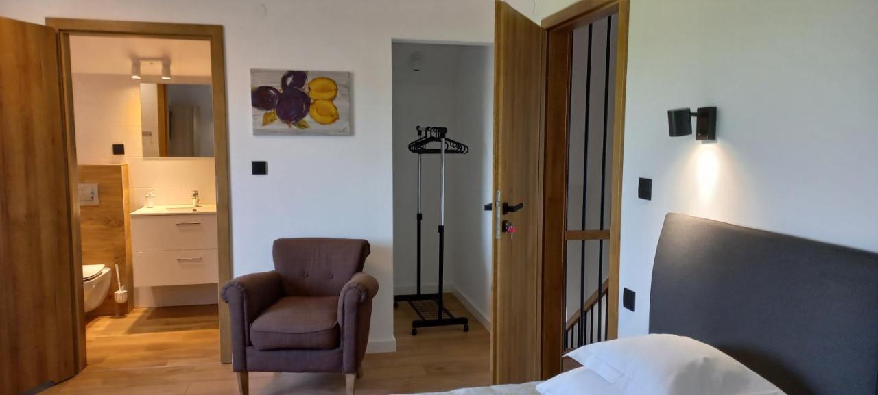 Fratole Villa Nielisz Exteriör bild