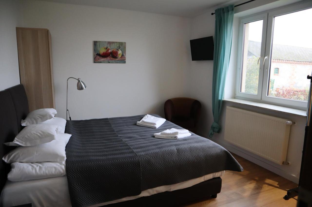 Fratole Villa Nielisz Exteriör bild