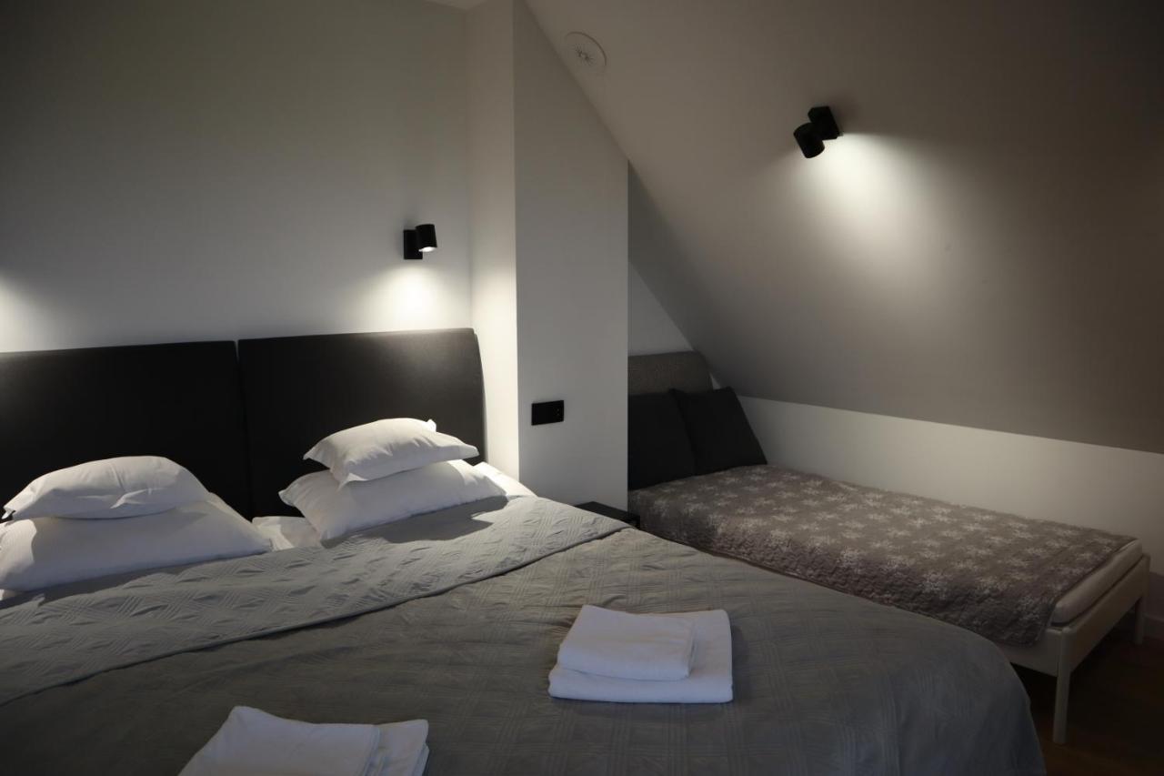 Fratole Villa Nielisz Exteriör bild