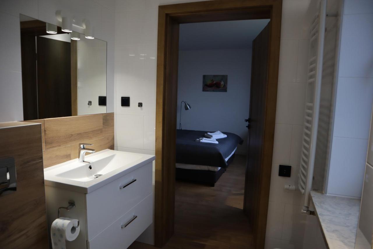 Fratole Villa Nielisz Exteriör bild