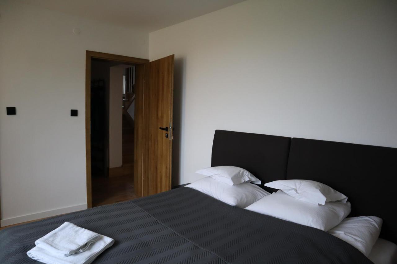 Fratole Villa Nielisz Exteriör bild